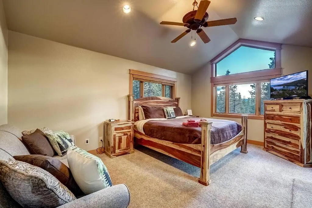 On Tahoe Time - Pets Pool Table Game Room South Lake Tahoe Tatil Evi